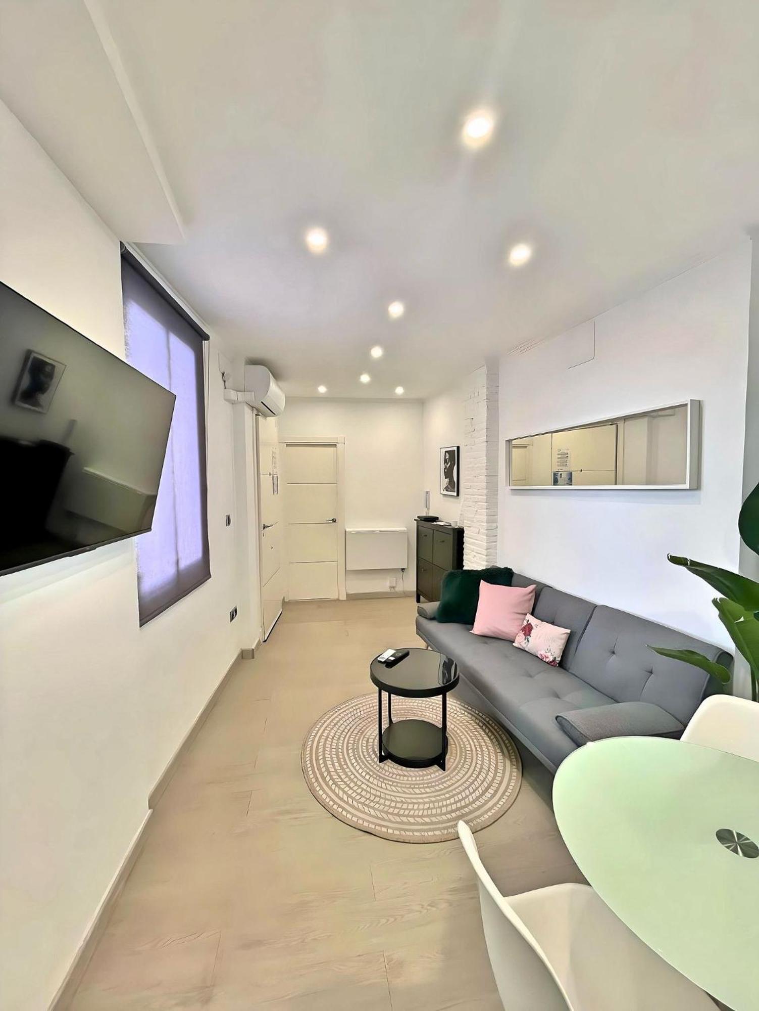 Ferienwohnung Excellent Location Malaga Centro Historico 2 Bed Flat Exterior foto