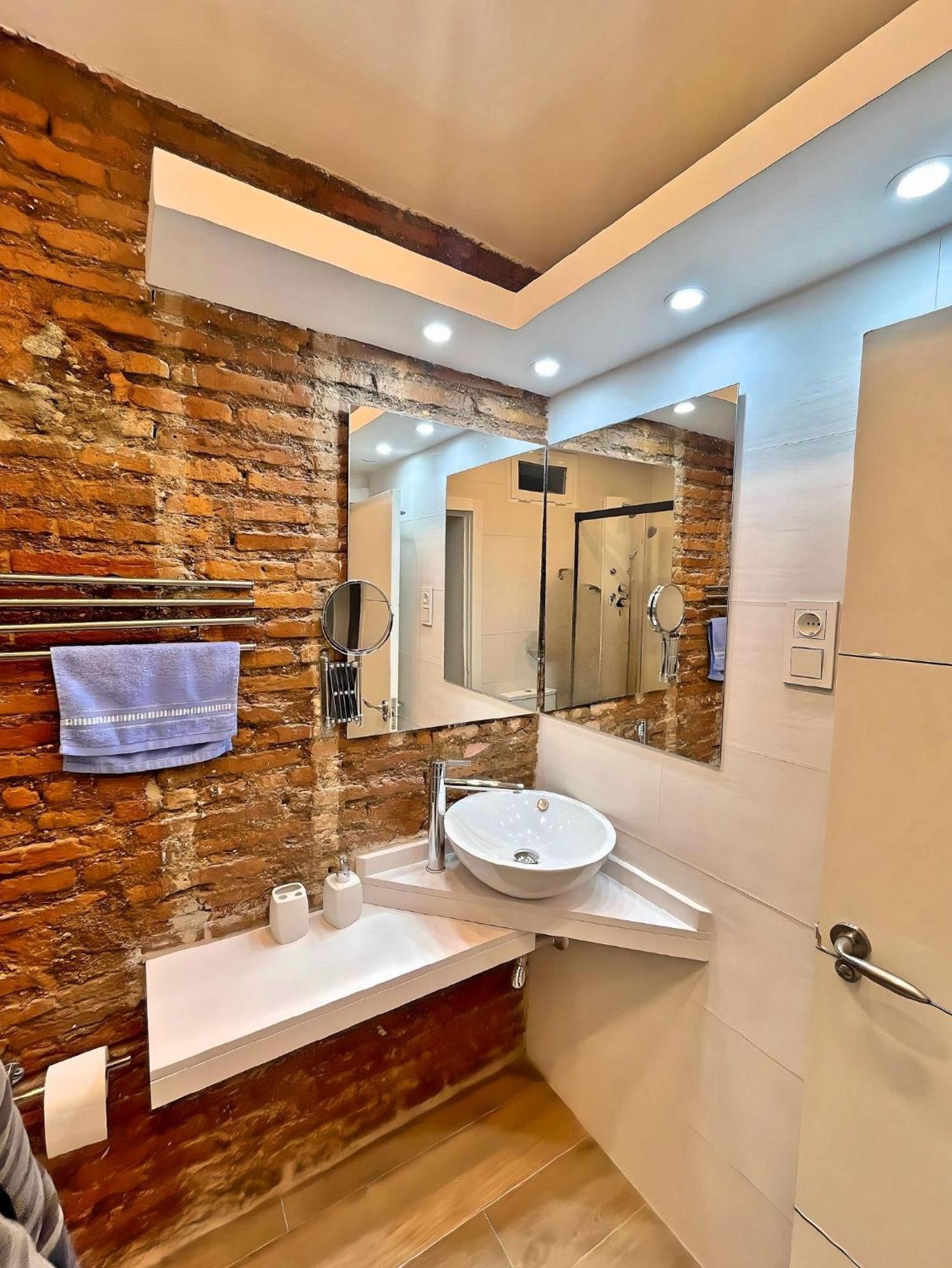 Ferienwohnung Excellent Location Malaga Centro Historico 2 Bed Flat Exterior foto